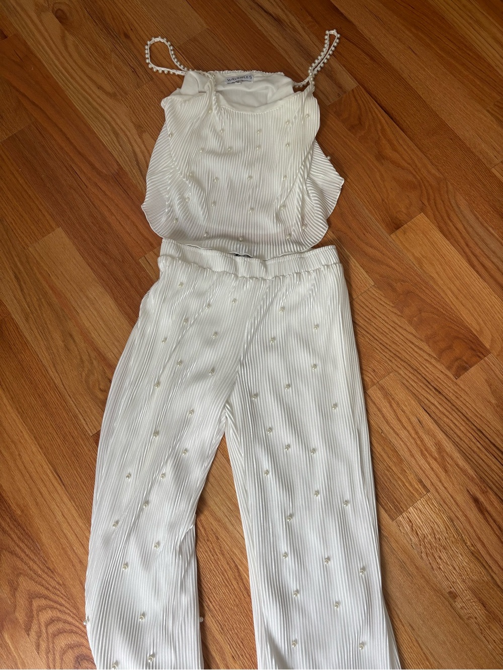 Waverles pearl and ribbed set